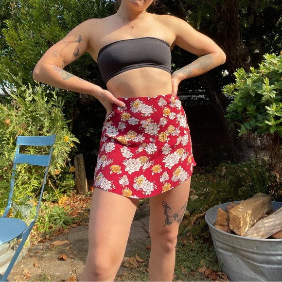 Vintage Red Floral Skirt - Picture 3 of 6